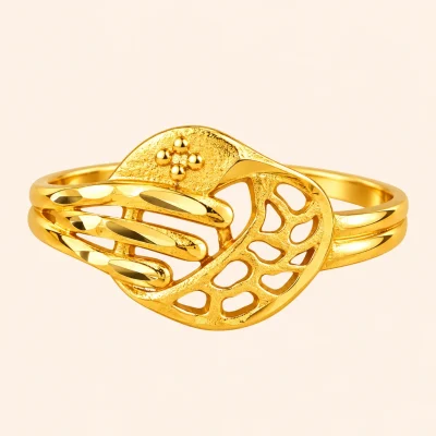 Elegant Leaf Pattern Ring